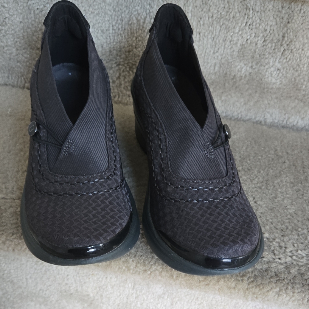 Bzees Black Textured Slip-On Wedge-Like